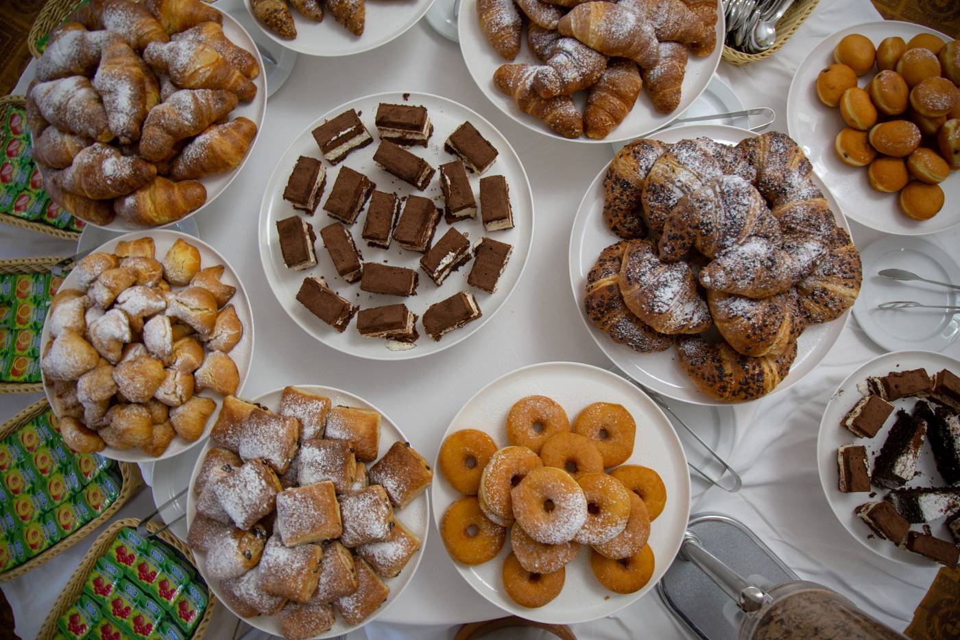 Carlton-International-Restaurant-20