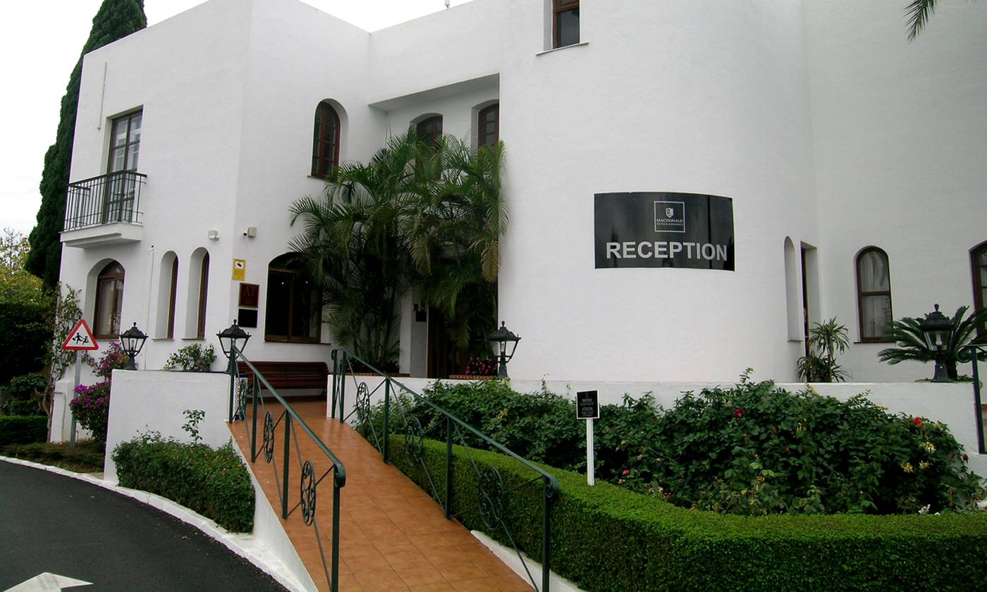 Macdonald-Villacana-Club-Lobby-17
