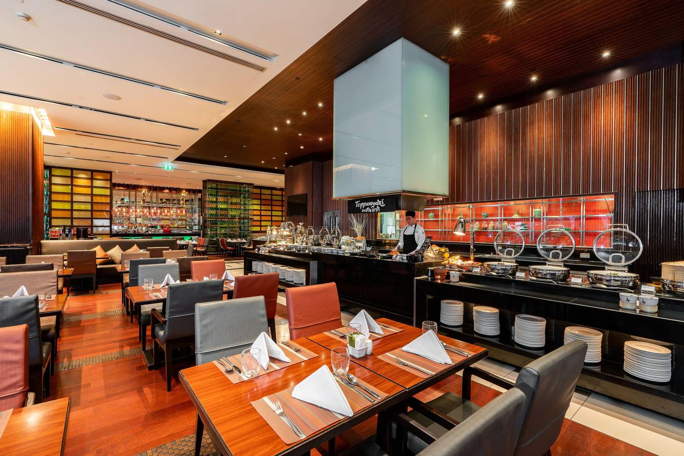 Holiday-Inn-Bangkok-Silom-Restaurant-48