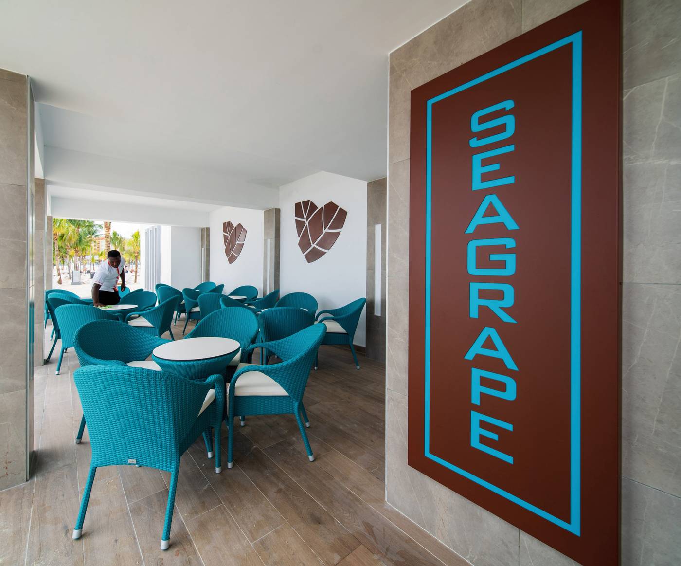 Riu-Ocho-Rios-All-Inclusive-Bar-48