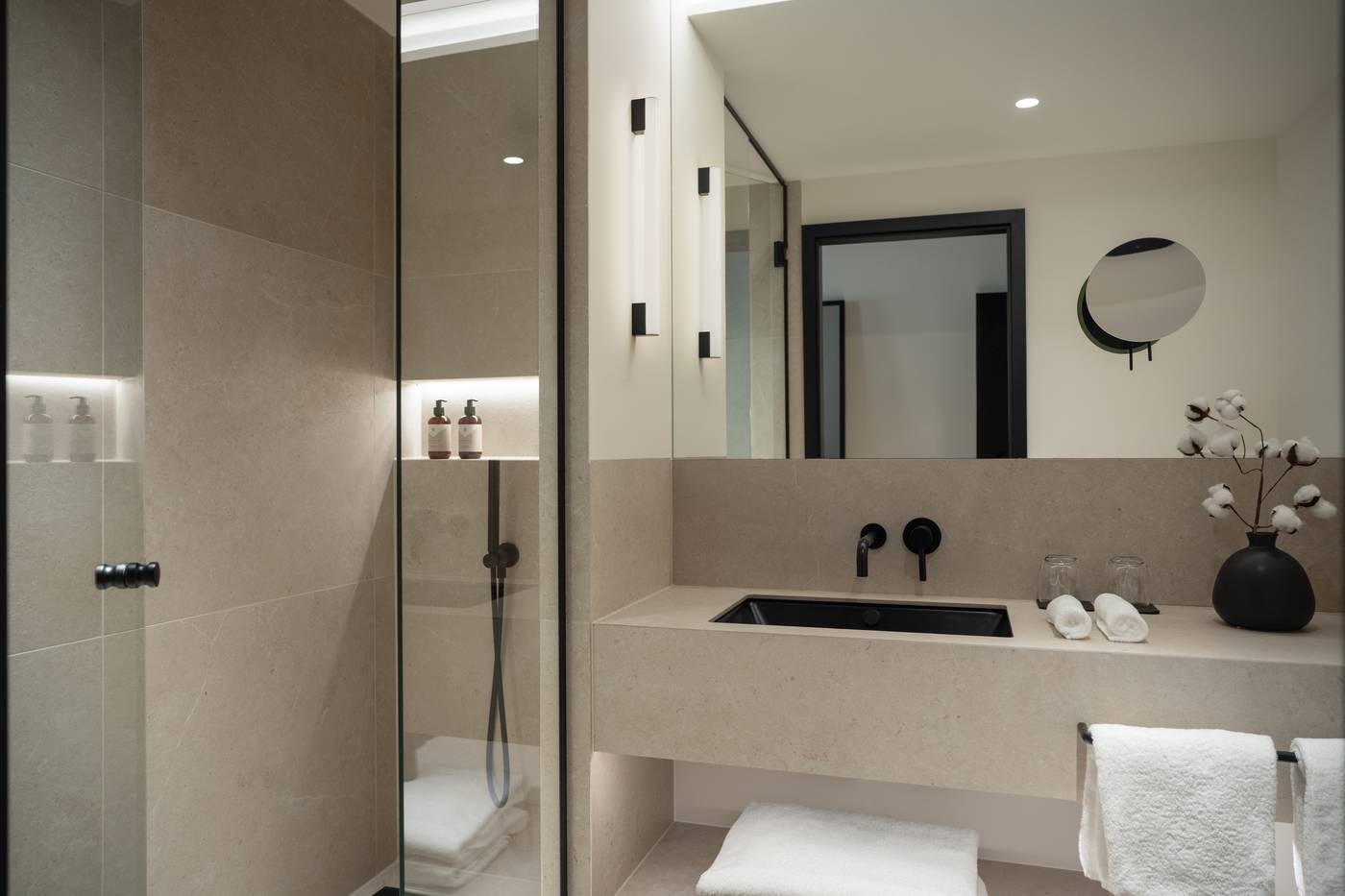 Almanac-X-Alcron-Prague-Room-44