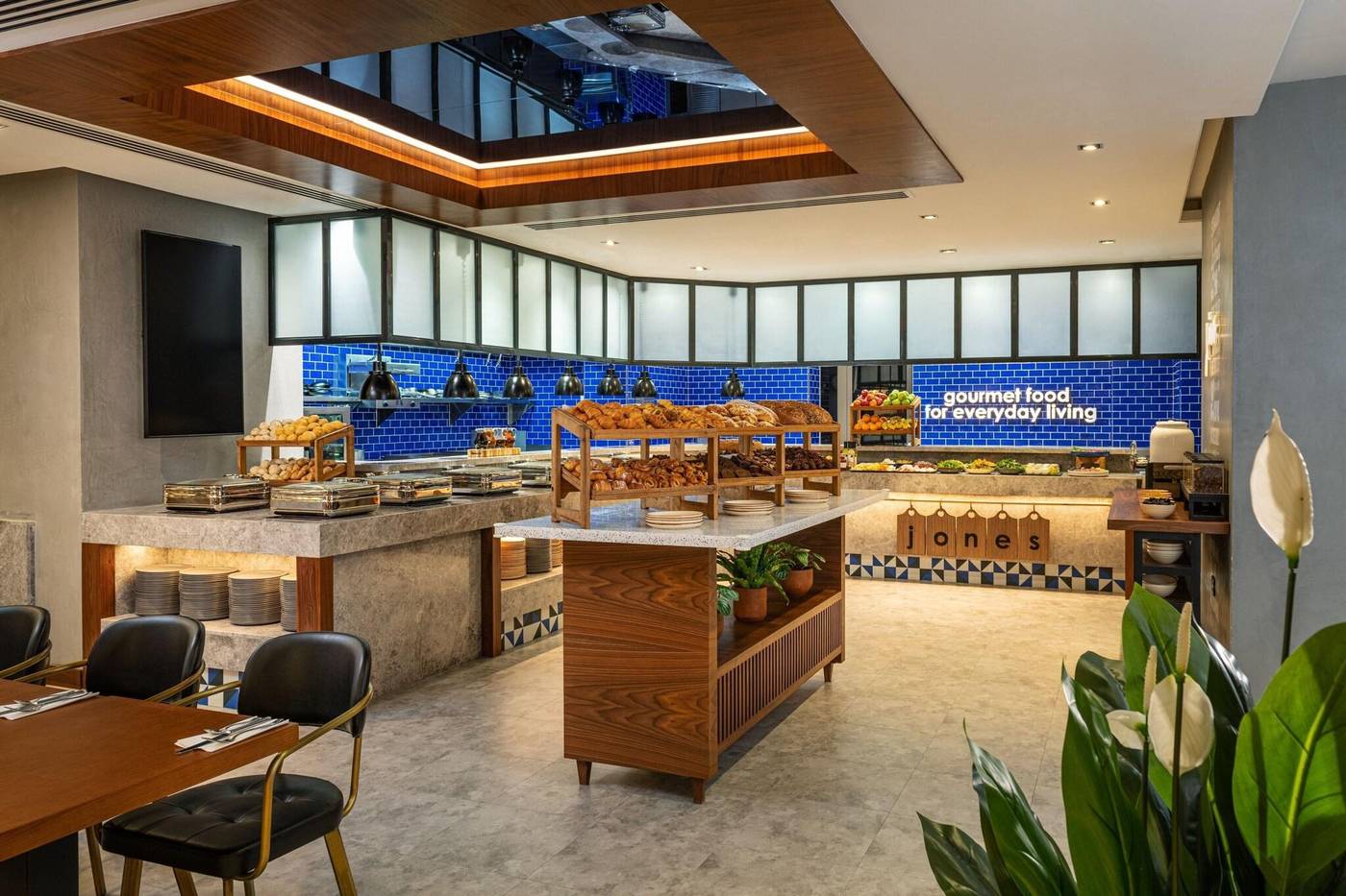 Delta-Hotels-by-Marriott-Jumeirah-Beach-Restaurant-60