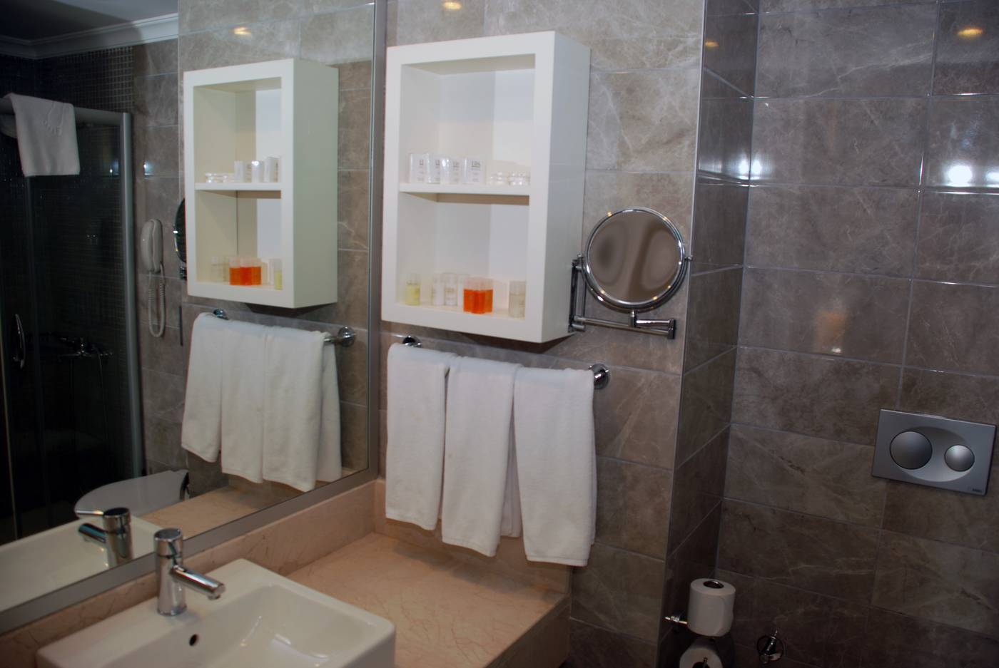 Lake---River-Side-Hotel---Spa-Room-33