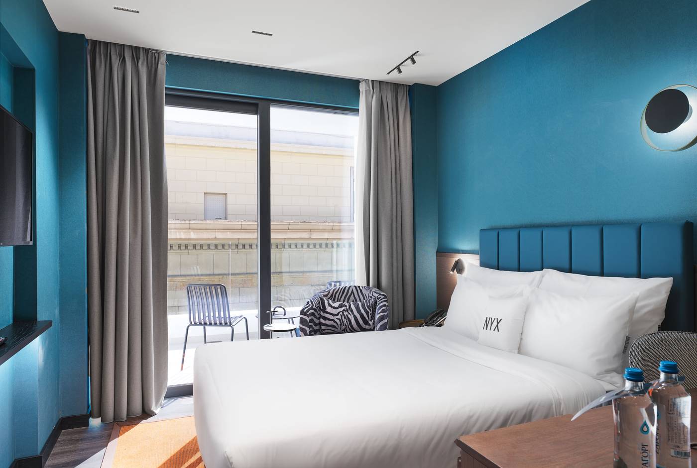 NYX-Esperia-Palace-Athens-by-Leonardo-Hotels-Room-25