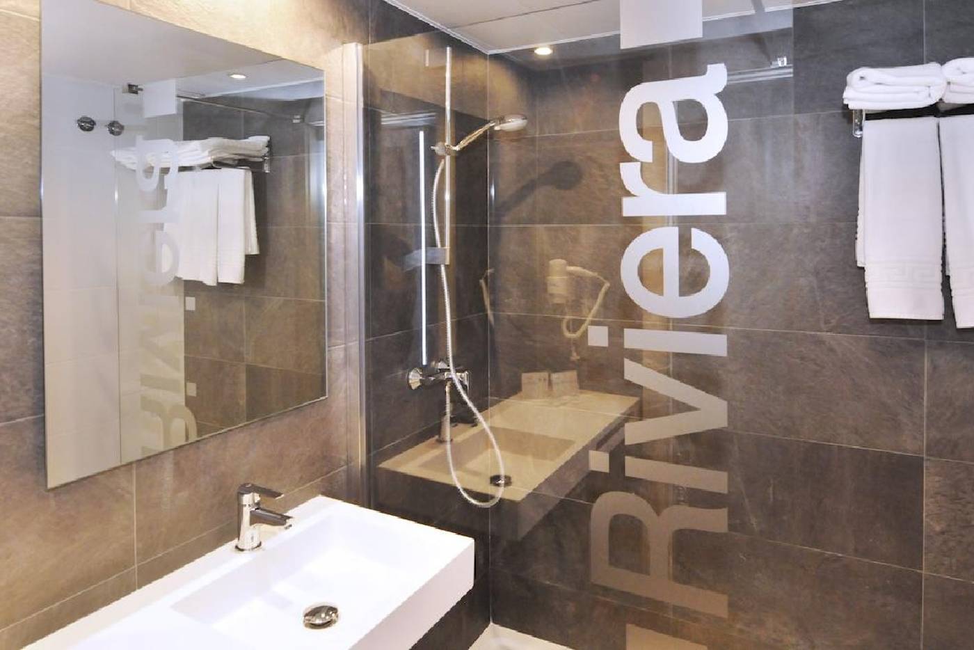 Riviera-Hotel-Room-35