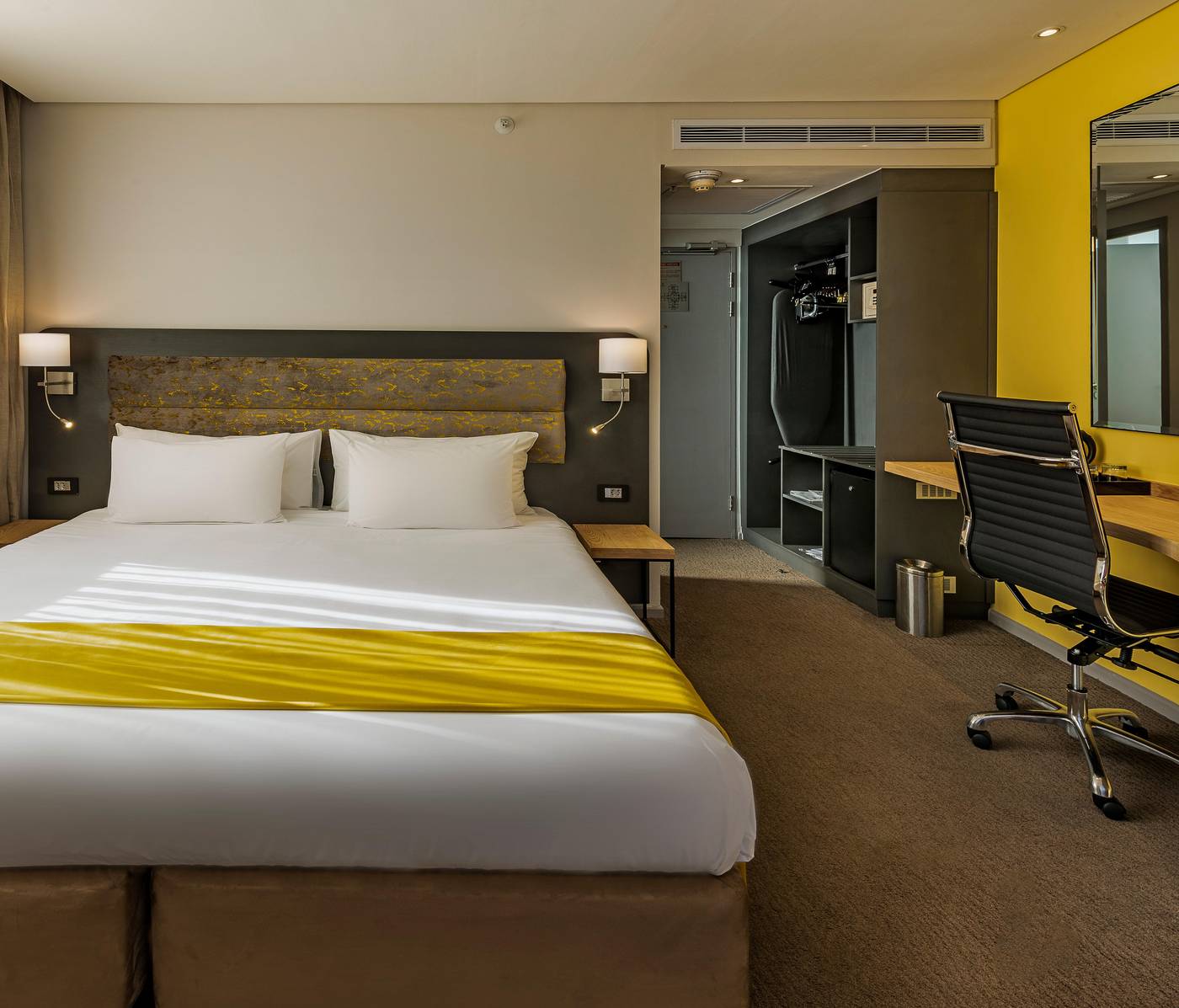 Strand-Tower-Room-31