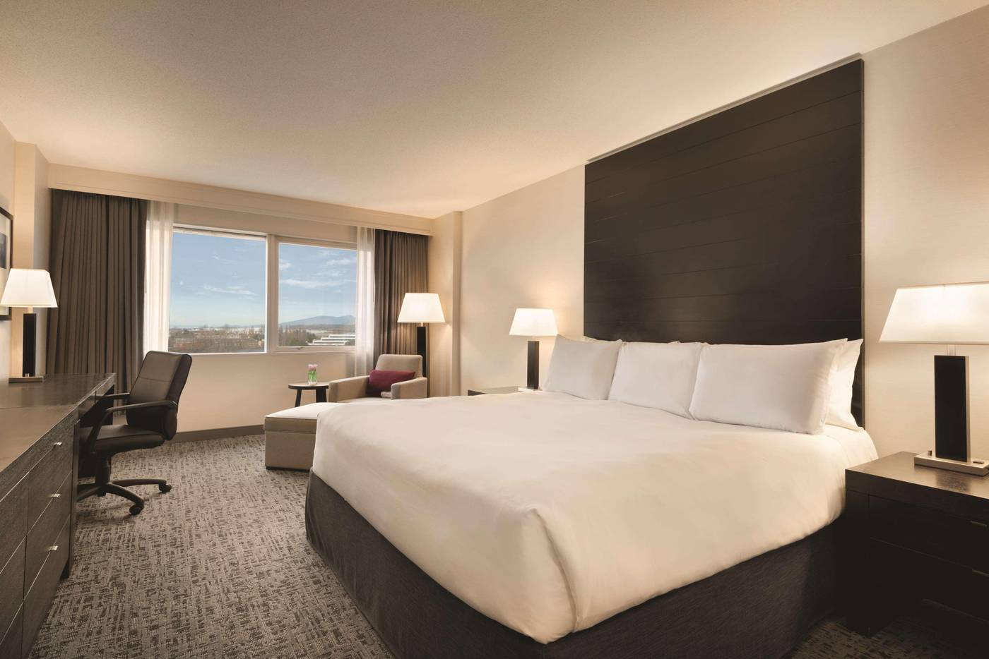 Radisson-Hotel-Vancouver-Airport-Room-19