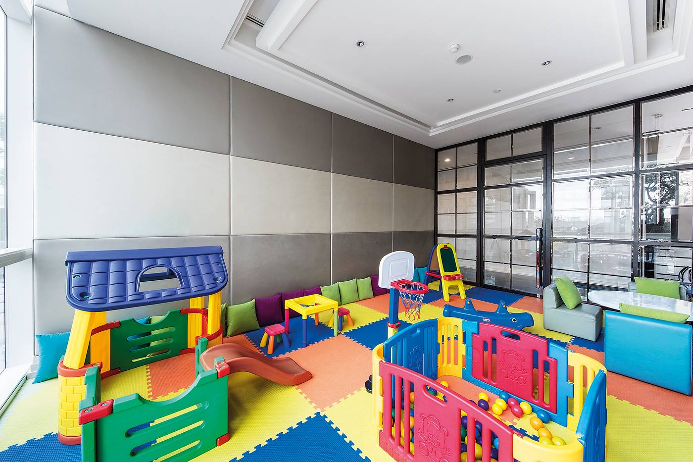 Grande-Centre-Point-Hotel-Terminal-21-Sports-and-Entertainment-42