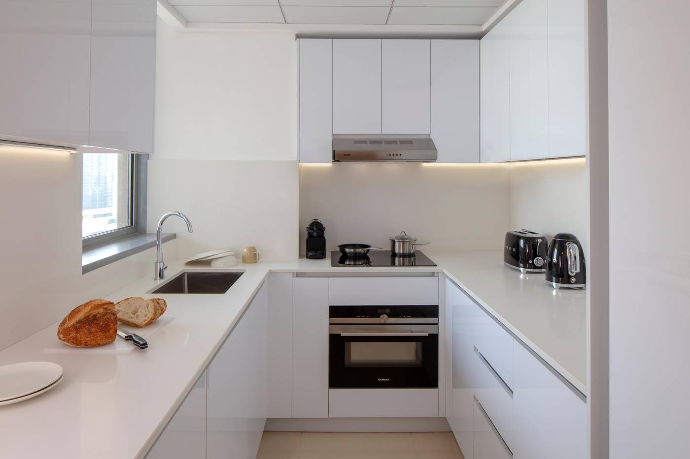 Staybridge-Suites-Dubai-Internet-City-Room-27