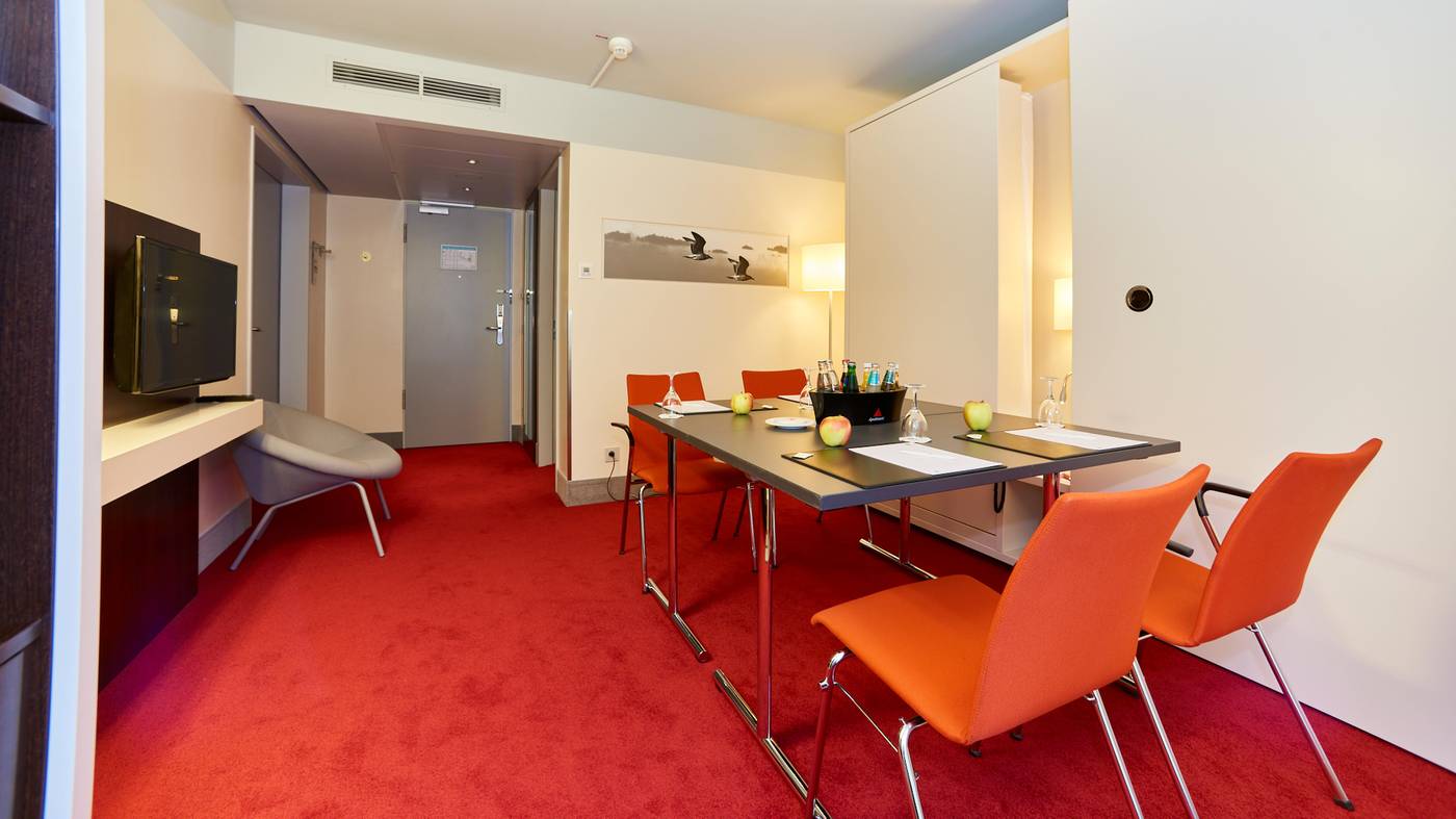 Holiday-Inn-Berlin-Airport-Conference-Center-Conferences-10