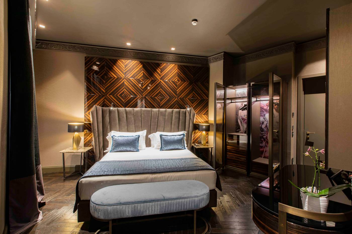 U-Visionary-Roma-Hotel-Room-3