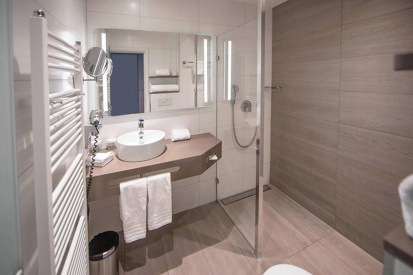 Apollo-Hotel-Amsterdam--a-Tribute-Portfolio-Hotel-Room-44