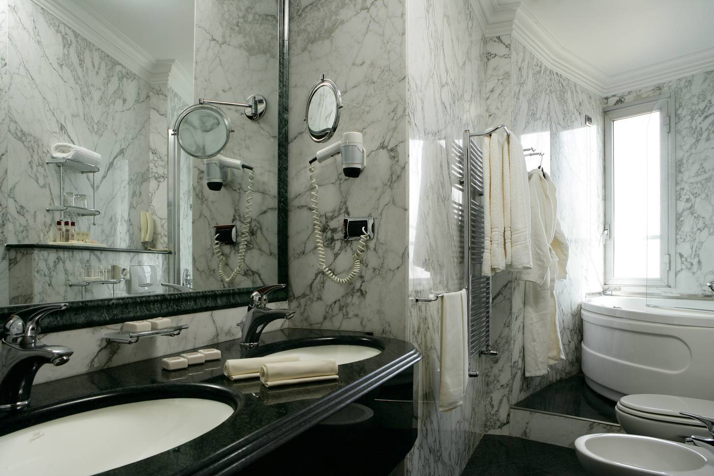 Hotel-Capitol-Room-19