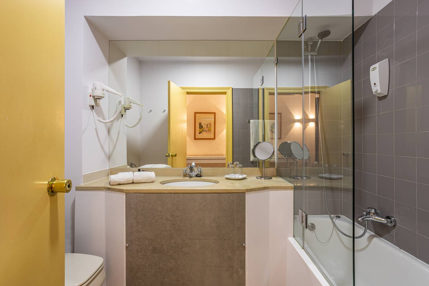 Clube-Do-Lago-Room-35