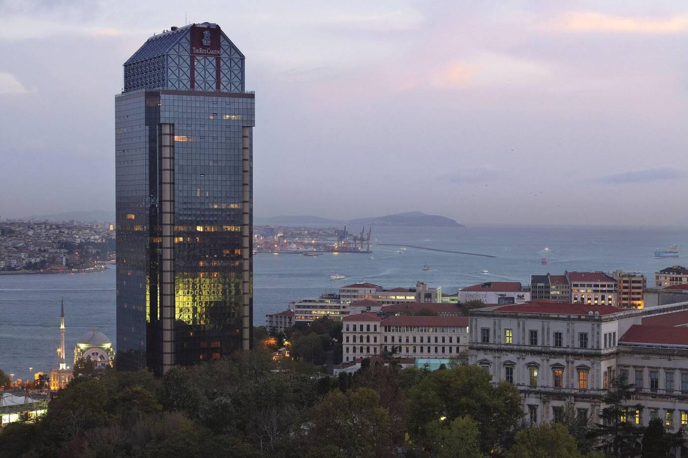The-Ritz-Carlton-Istanbul-General-view-97