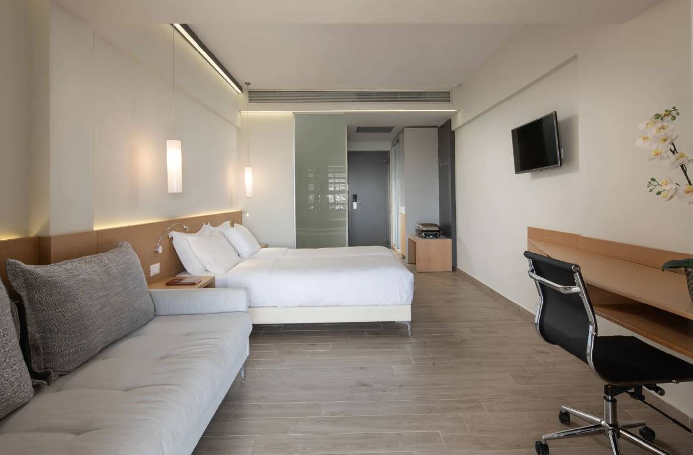 Blue-Dolphin-Room-22