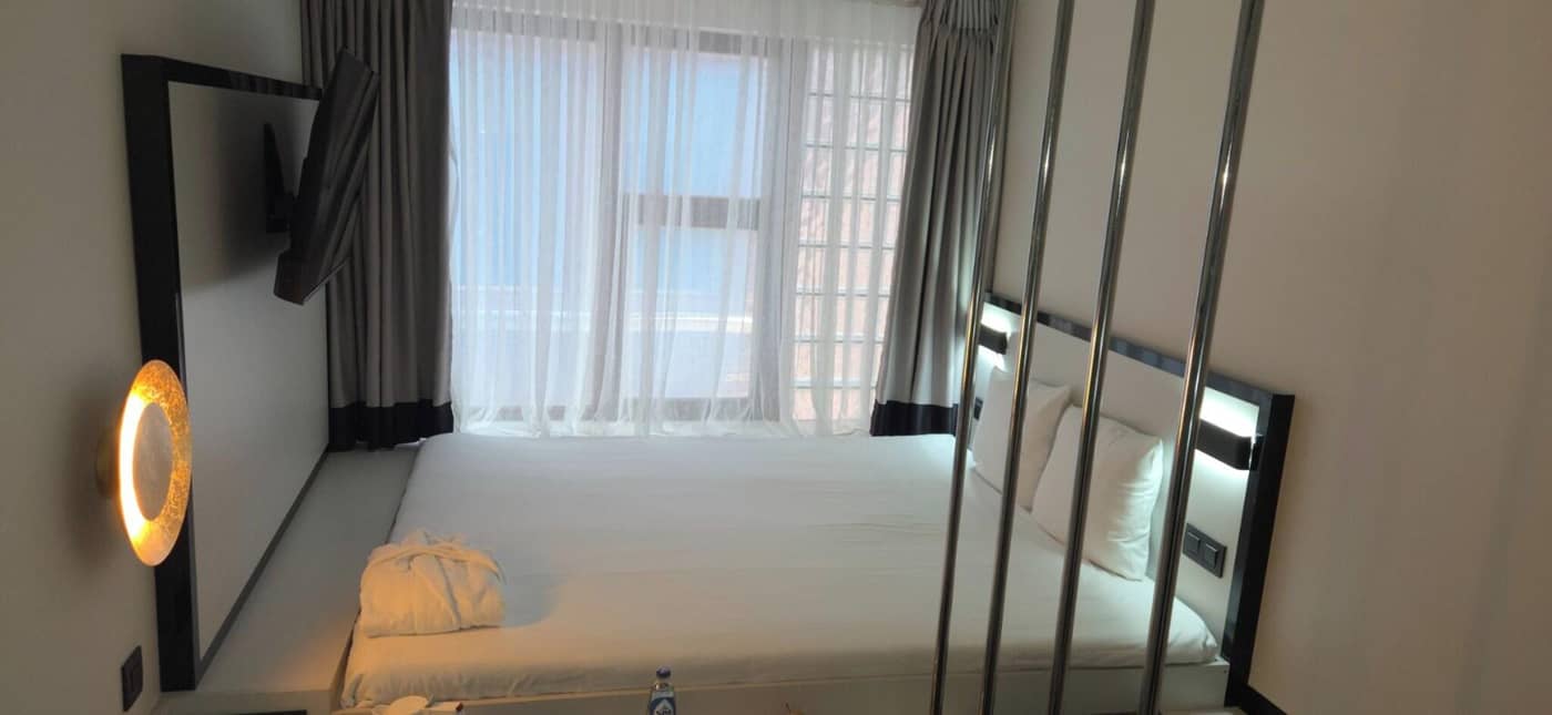 Floris-Arlequin-Grand-Place-Room-60