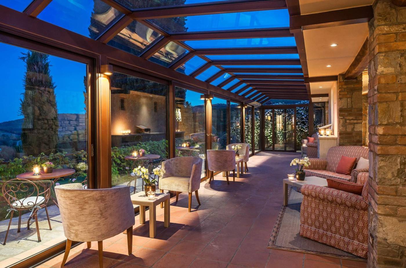 Castello-Di-Spaltenna-Lobby-41