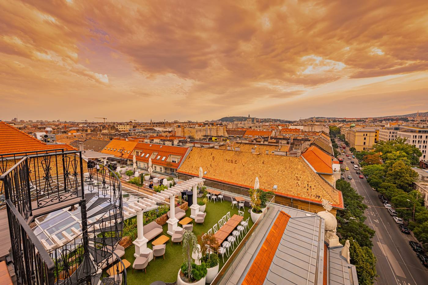 Mystery-Hotel-Budapest-Terrace-3