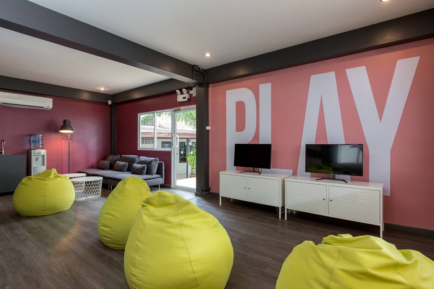 Sunwing-Bangtao-Beach-Sports-and-Entertainment-59