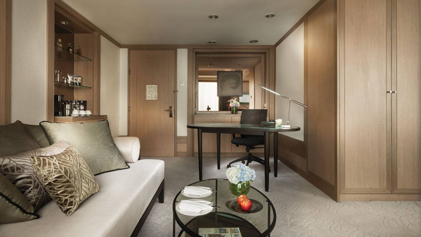 Banyan-Tree-Bangkok-Room-10