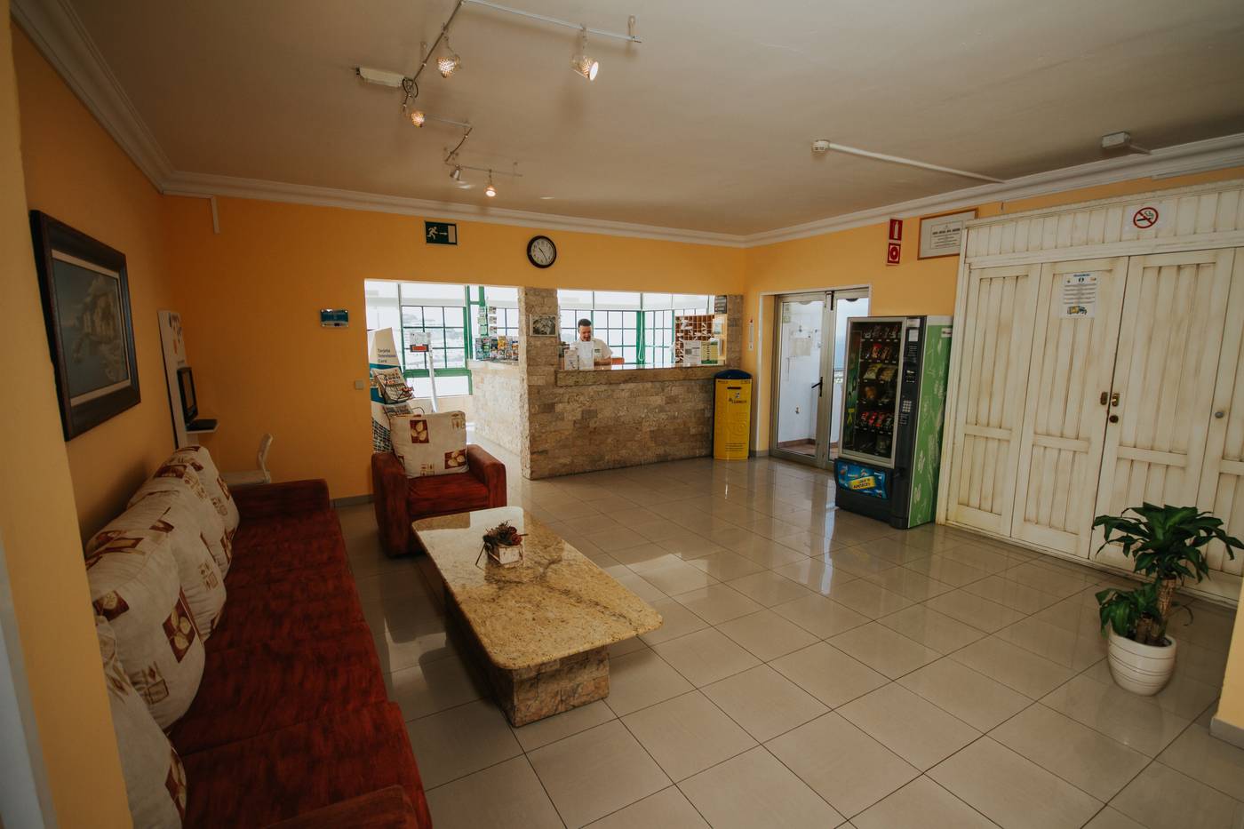 Servatur-Montebello-Apartments-Lobby-31