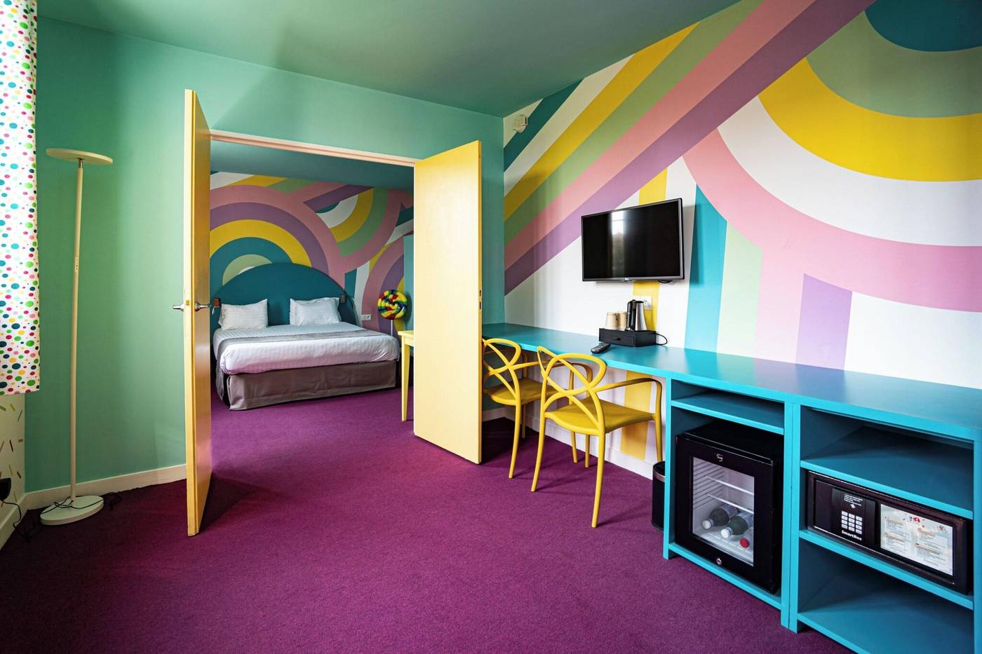 Explorers-Hotel-Room-4