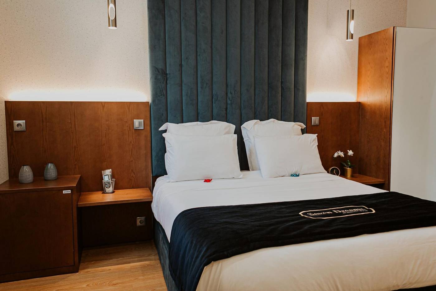 Seven-Dreams-Suites-Room-12