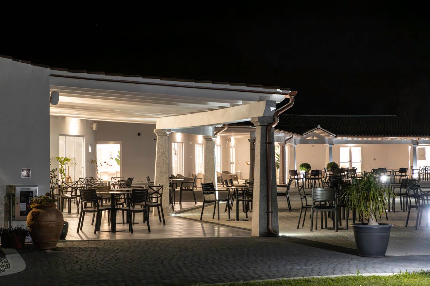 Hotel-S-arena-Beach-Restaurant-14