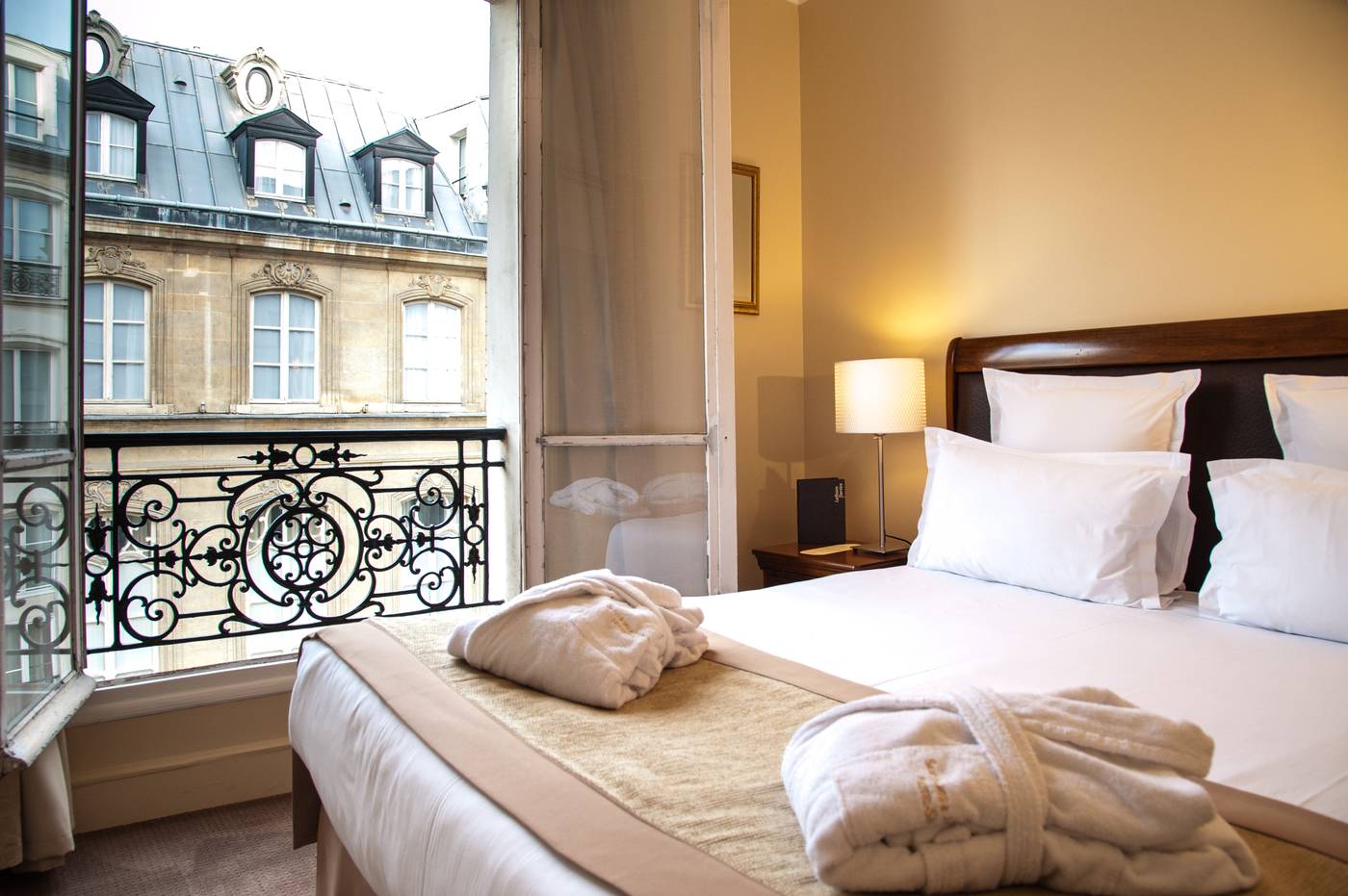 Saint-James-Albany-Paris-Hotel-Spa-Room-6