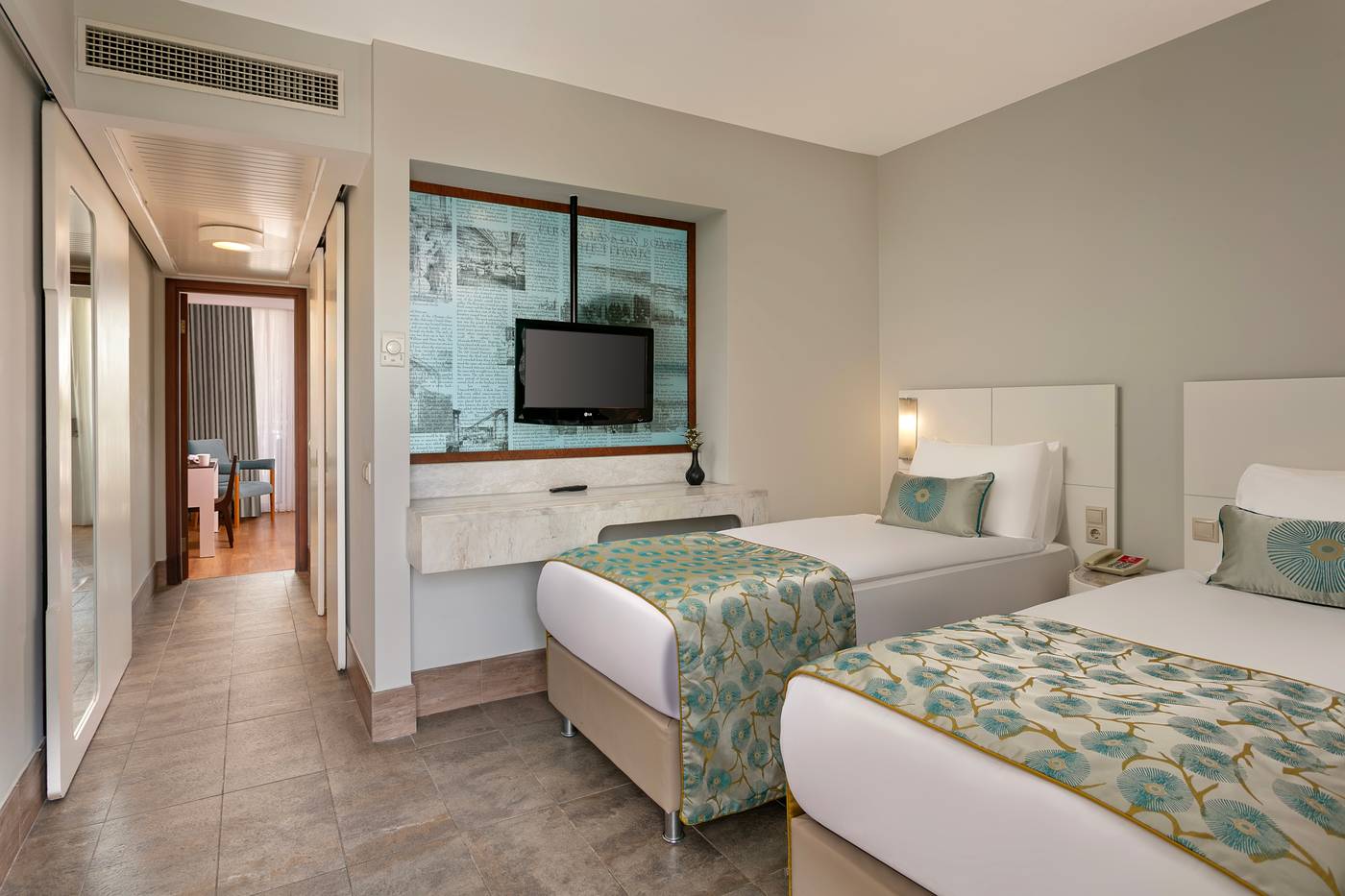 Titanic-Deluxe-Lara-Room-36