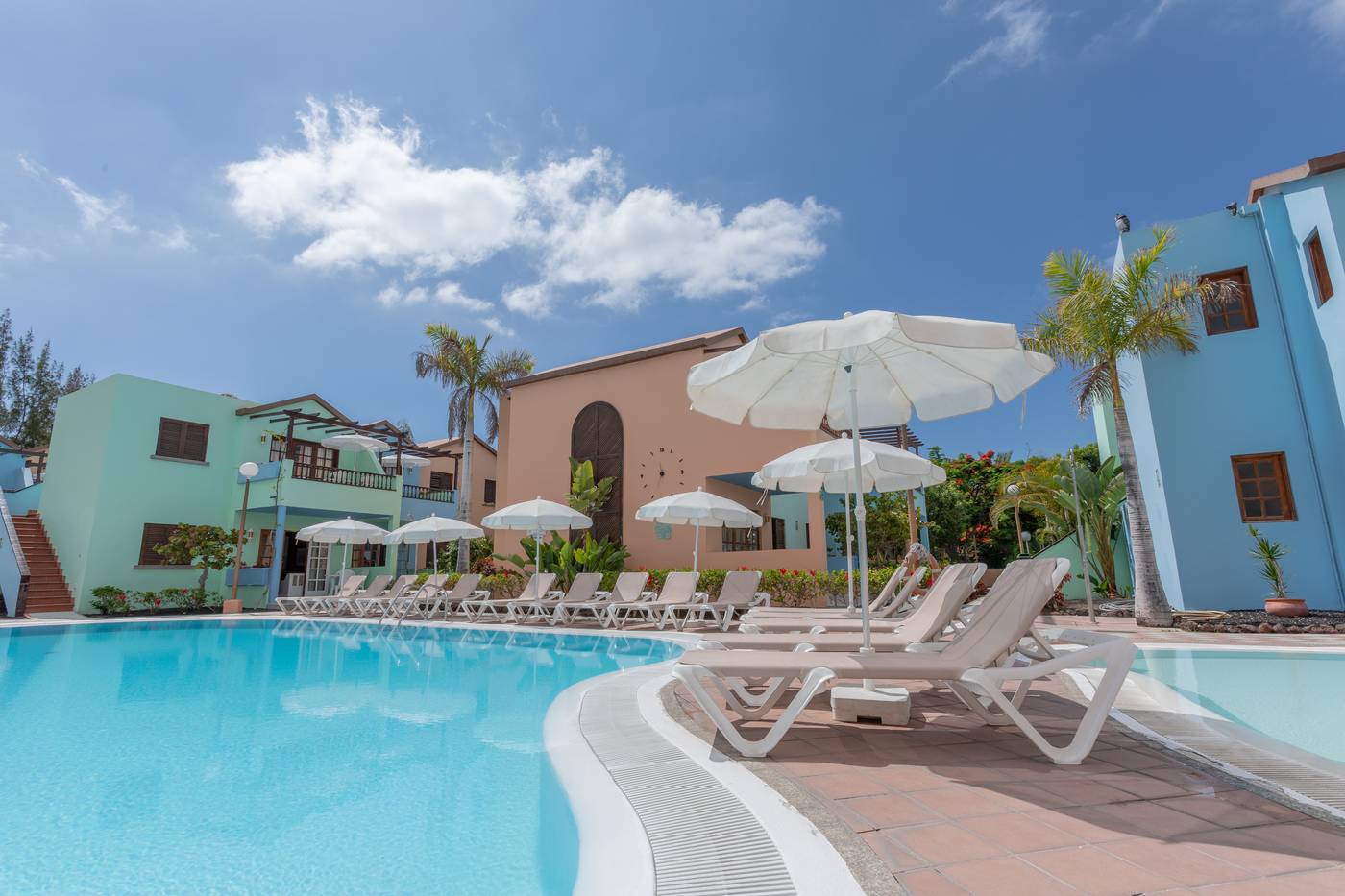 Club-Vista-Serena-Pool-4