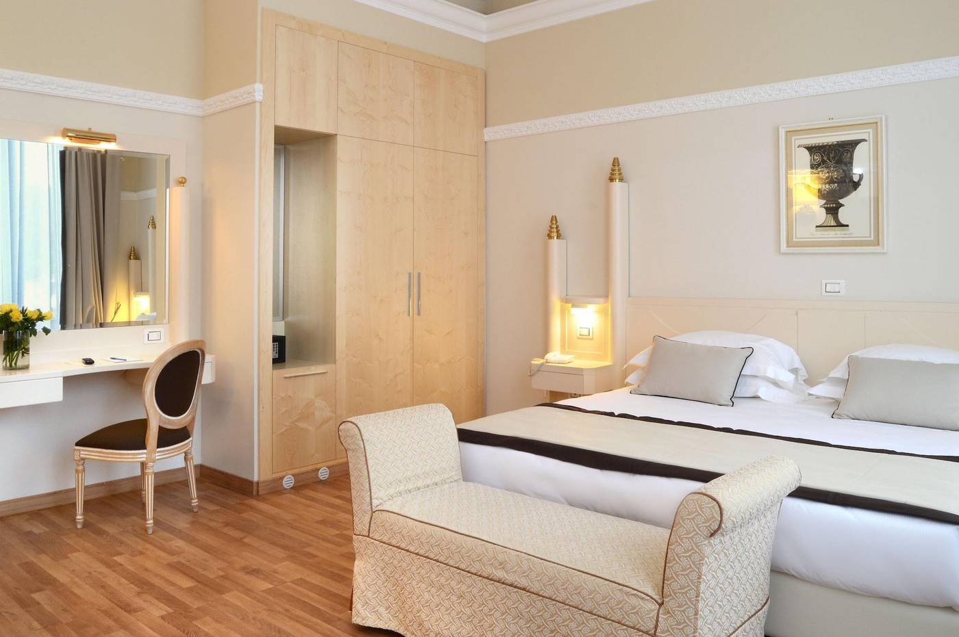 Grand-Hotel-Vittoria-Room-17