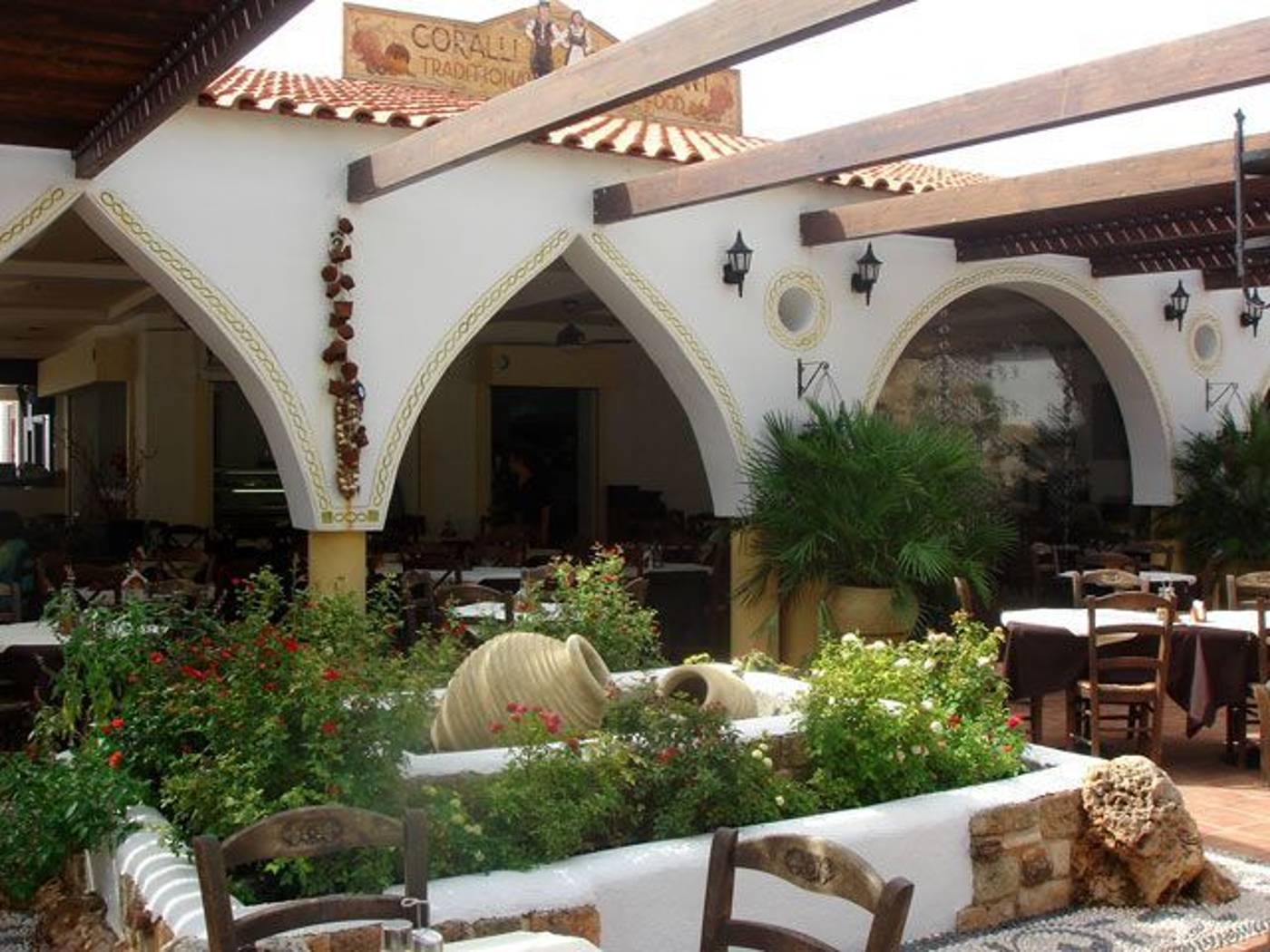 Coralli Apartments and Studios