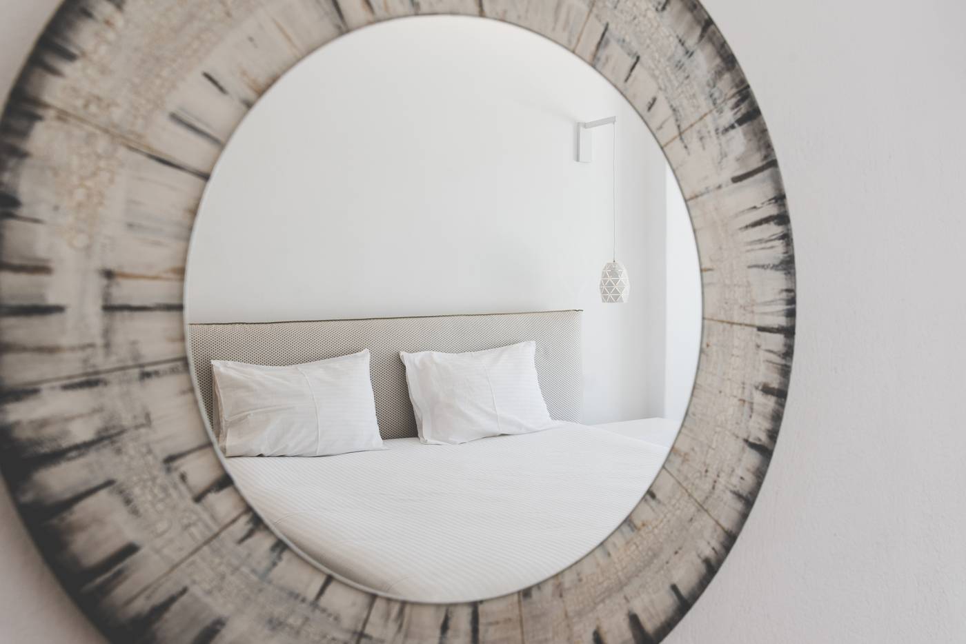 Super-Paradise-Hotel-Room-38