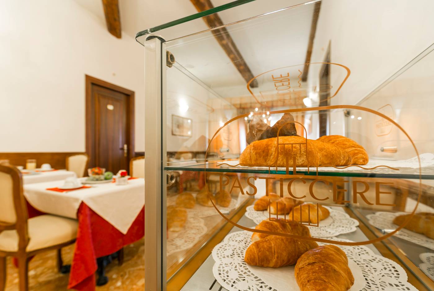 Palazzo-Guardi-Restaurant-51