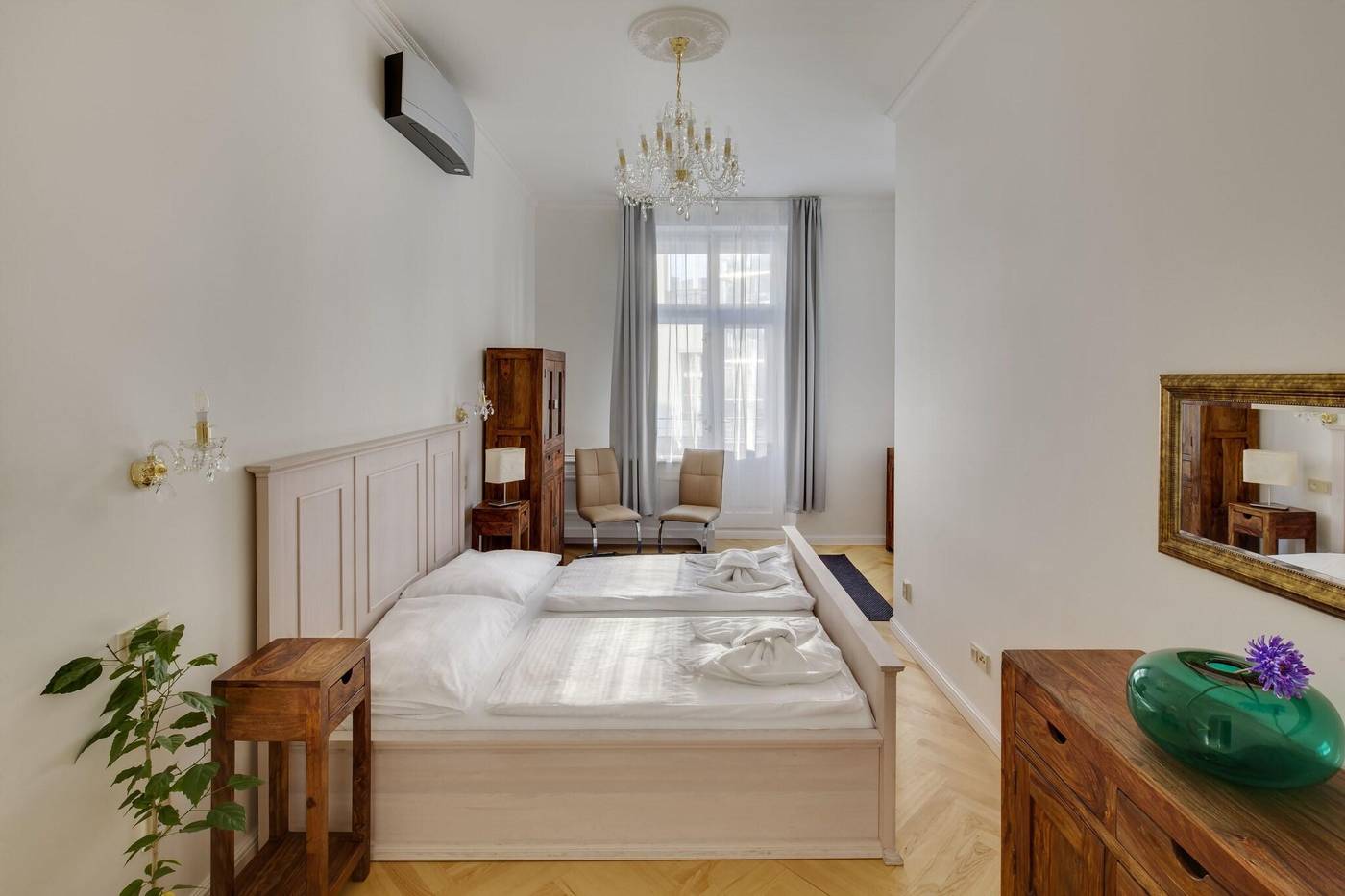 Old-Town-Square-Apartments-Lobby-17