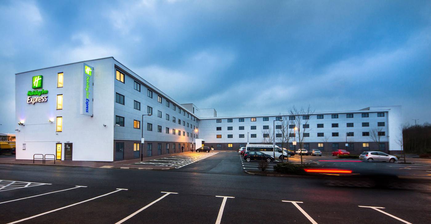 Holiday Inn Express Manchester Airport-United Kingdom-Manchester-General view-9