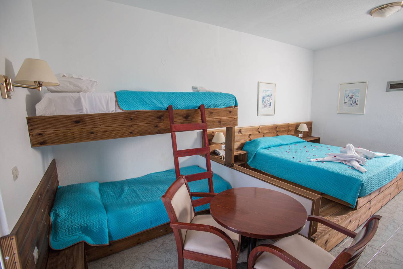 Summer-Dream-Hotel-Room-11