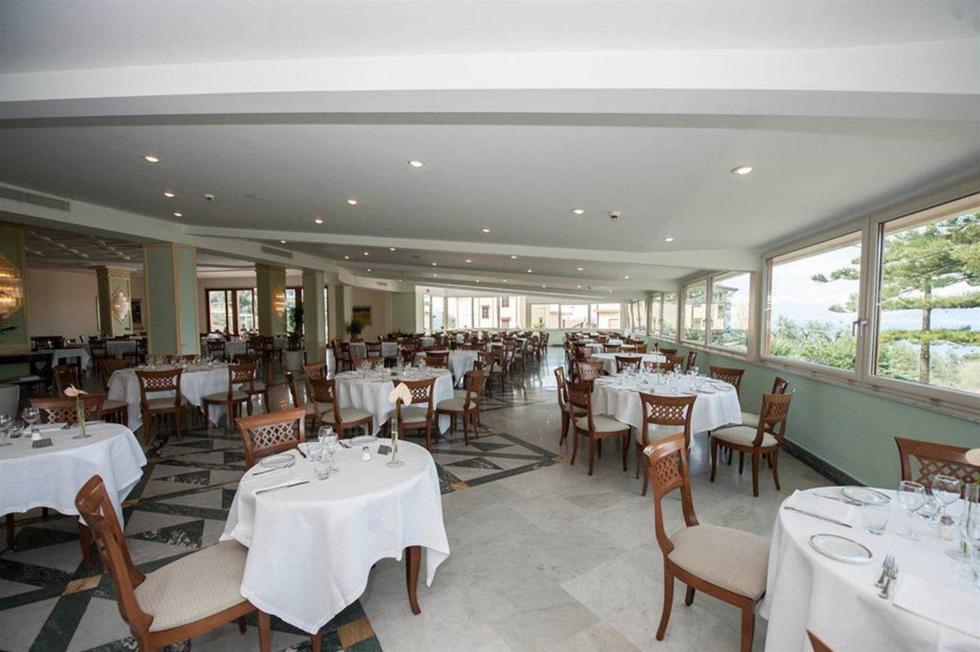 Grand-Hotel-Vesuvio-Restaurant-32