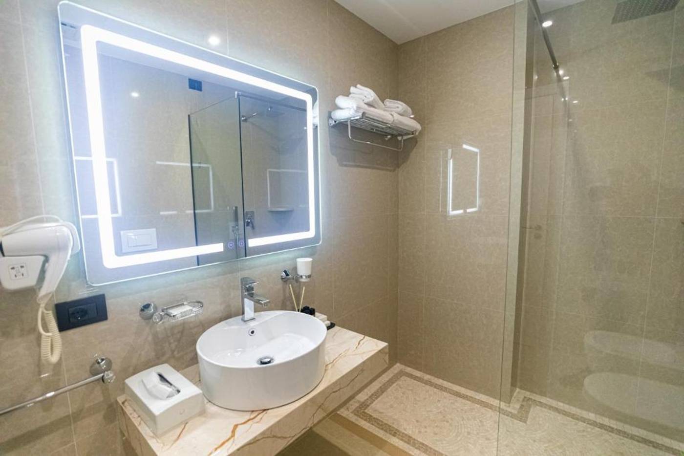 Kraal Hotel-Albania-Vlorë-Room-5