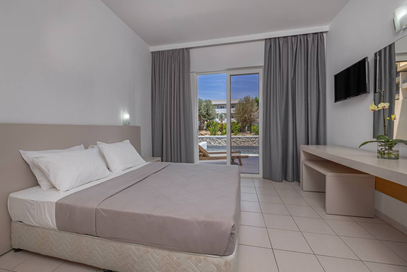 Virginia-Family-Resort-Room-16