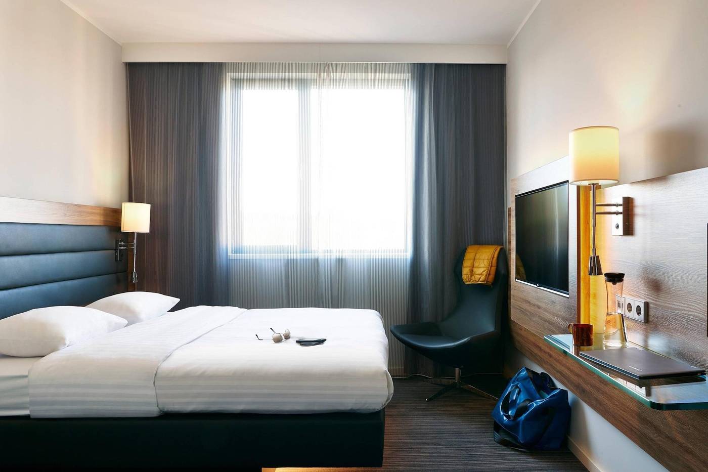 Moxy-Berlin-Ostbahnhof-Room-25