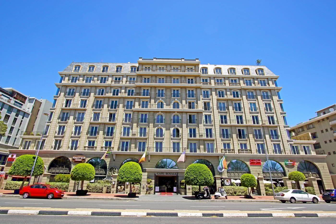 Cape-Royale-Luxury-Hotel-General-view-2