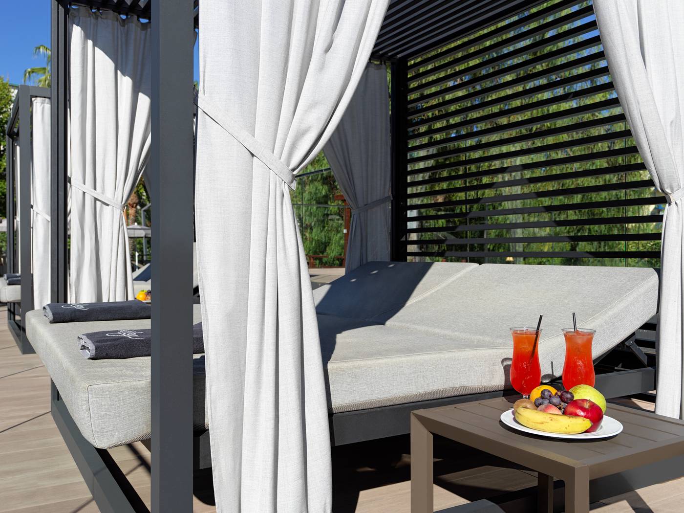 H10-Salou-Princess-Pool-48