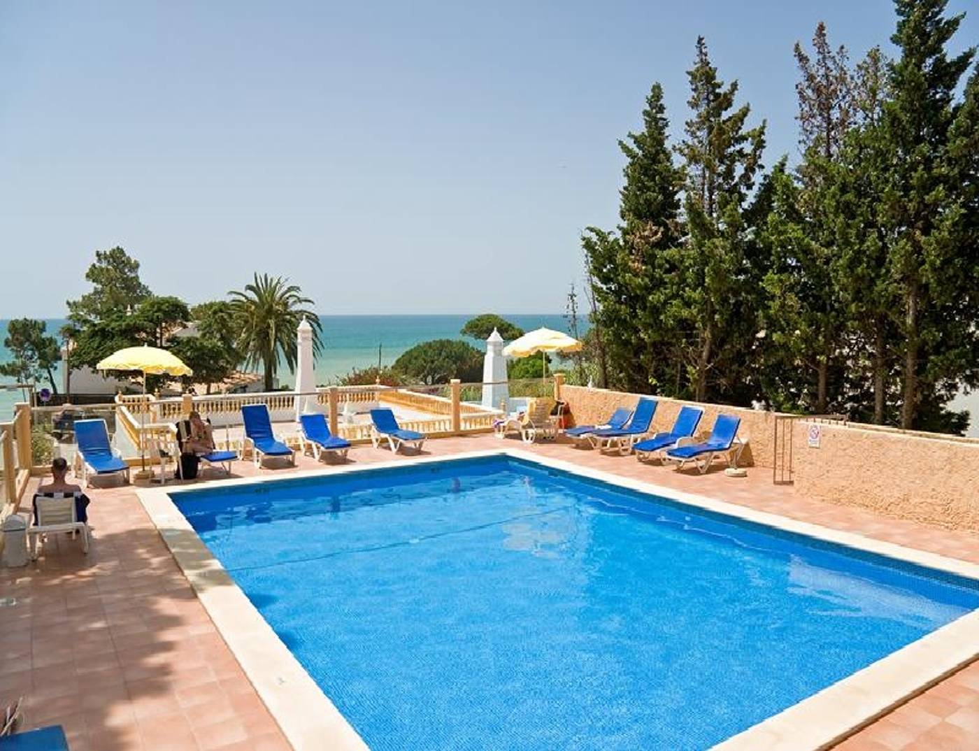 Apartamentos-do-Parque-Pool-3