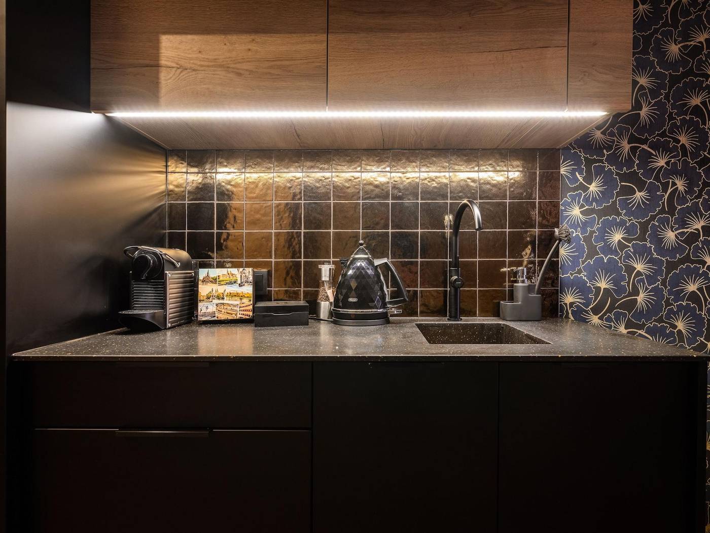 Art-Suites-Hotel-Room-15