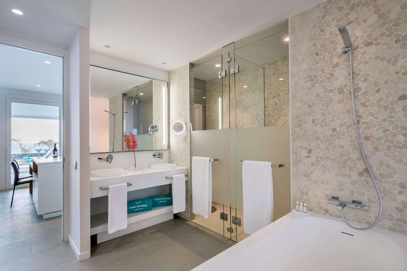 Royal-Hideaway-Corales-Suites--part-of-Barcel---Hotel-Group-Room-35