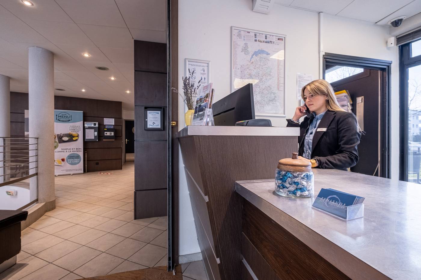 Comfort Aparthotel Les Hauts dAnnecy-France-Annecy (SEYNOD)-Lobby-5