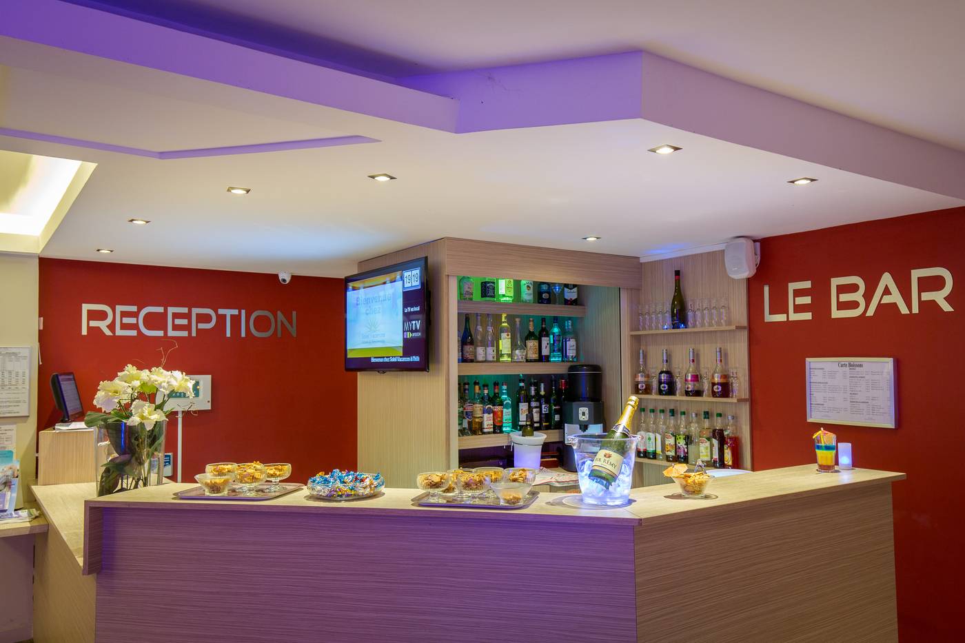 SOWELL-RESIDENCES-Les-Perles-de-Saint-Tropez-Lobby-31